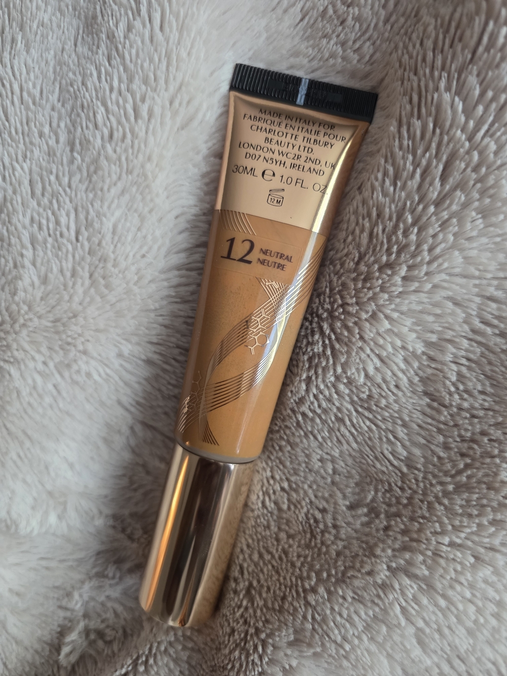 Charlotte Tilbury Beautiful Skin Foundation - Warm Tan - Picture 3 of 5